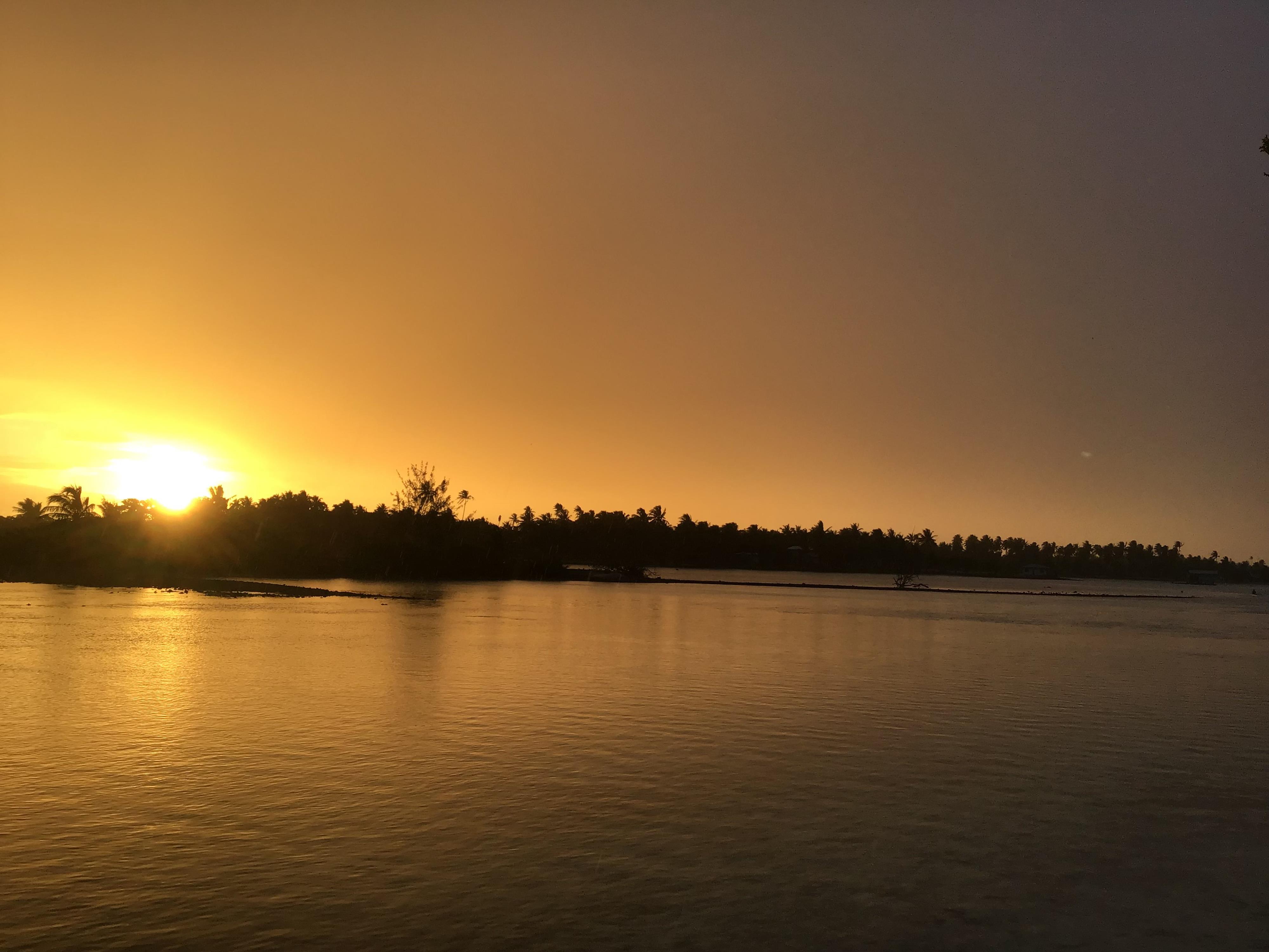 Coucher De Soleil Orangé By Iuna The Explorers